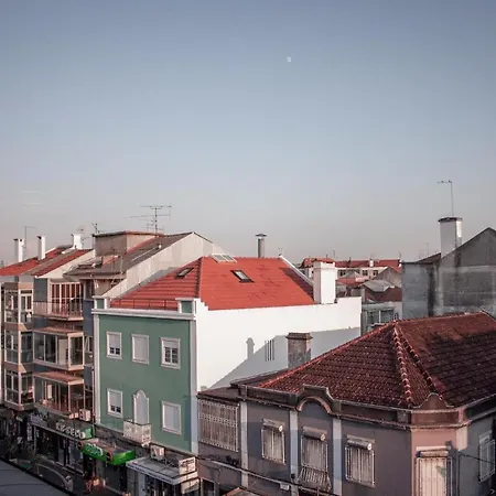 Lar Dois Coracoes Algés