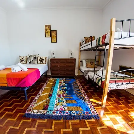 Lar Dois Coracoes Algés