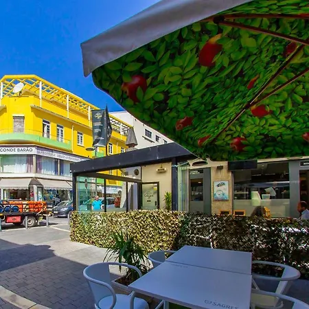 Lar Dois Coracoes * Algés