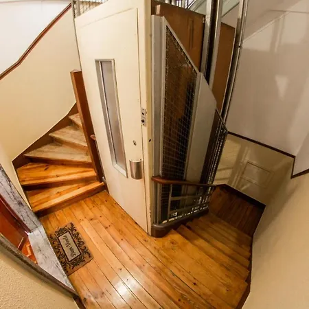 호스텔 Lar Dois Coracoes *