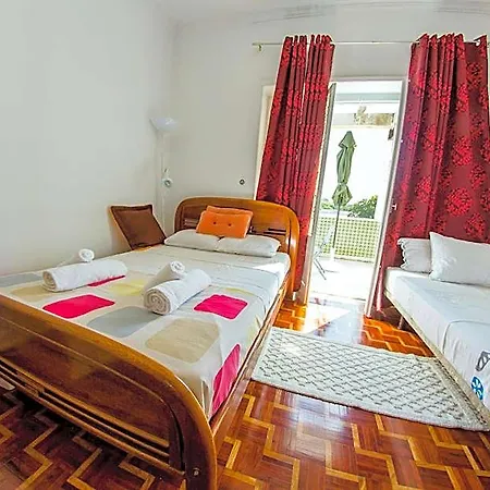Lar Dois Coracoes Hostel *