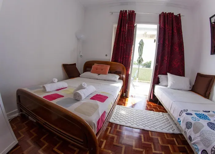 Hostal Lar Dois Coracoes Algés